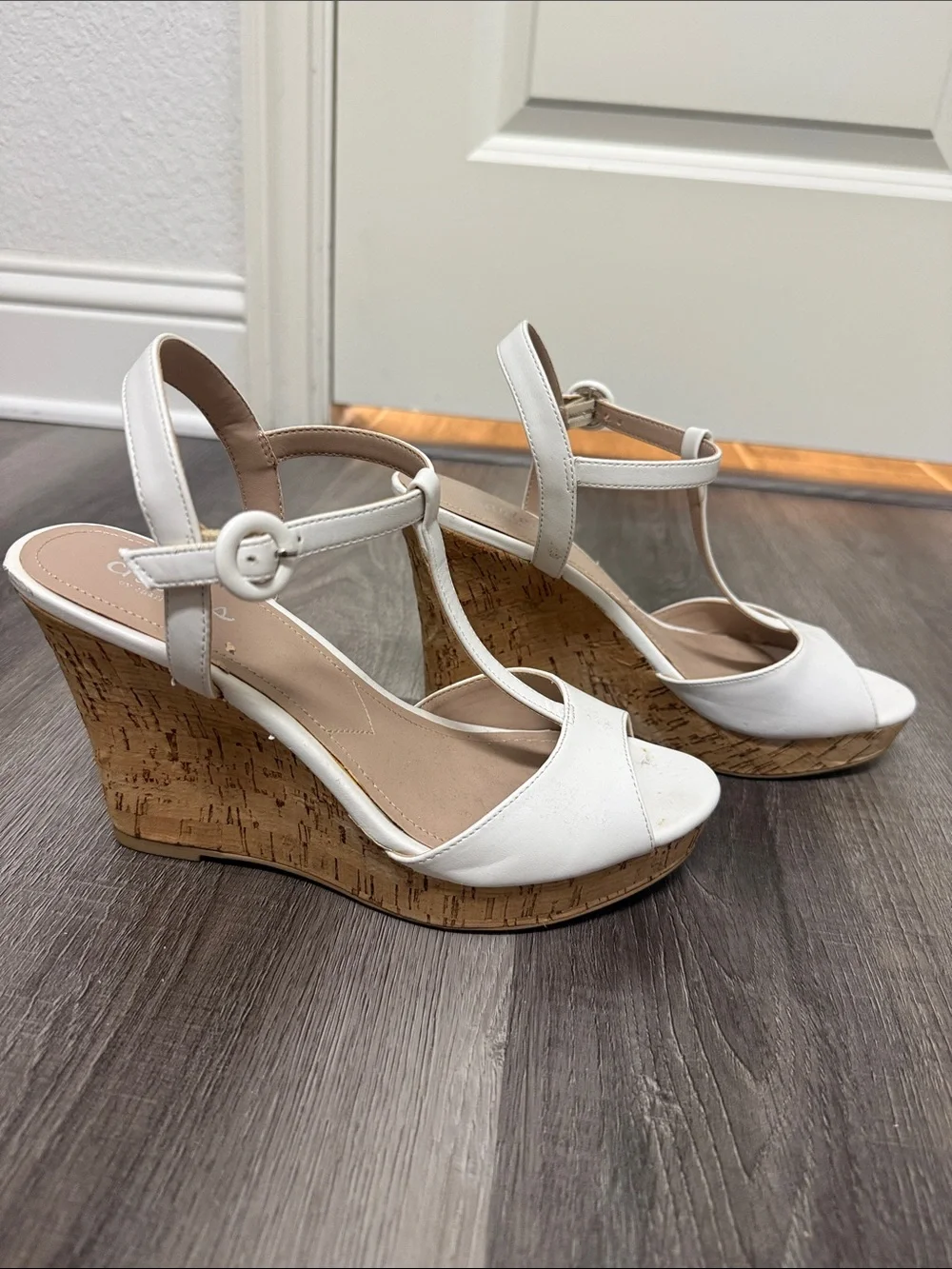 Charles By Charles David White Open-Toe Strappy Heels 8.5